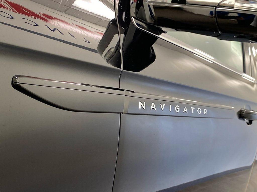 new 2025 Lincoln Navigator car, priced at $123,530