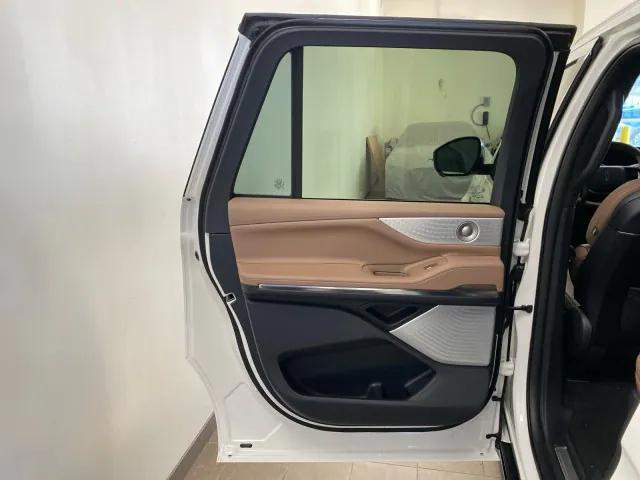 new 2025 Lincoln Navigator car, priced at $124,280