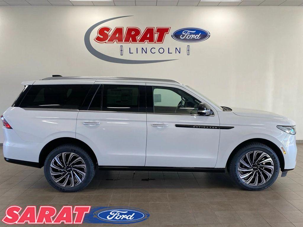 new 2025 Lincoln Navigator car, priced at $121,280