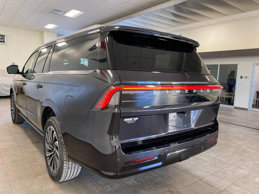 new 2025 Lincoln Navigator car, priced at $124,280