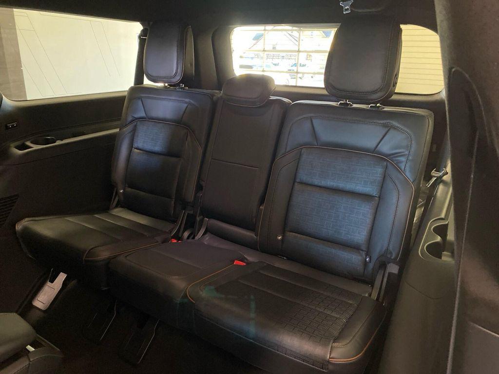 new 2025 Lincoln Navigator car, priced at $124,280