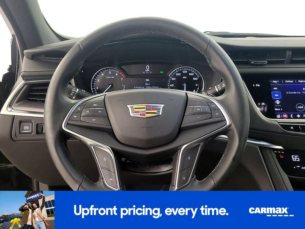 used 2025 Cadillac XT5 car, priced at $40,998