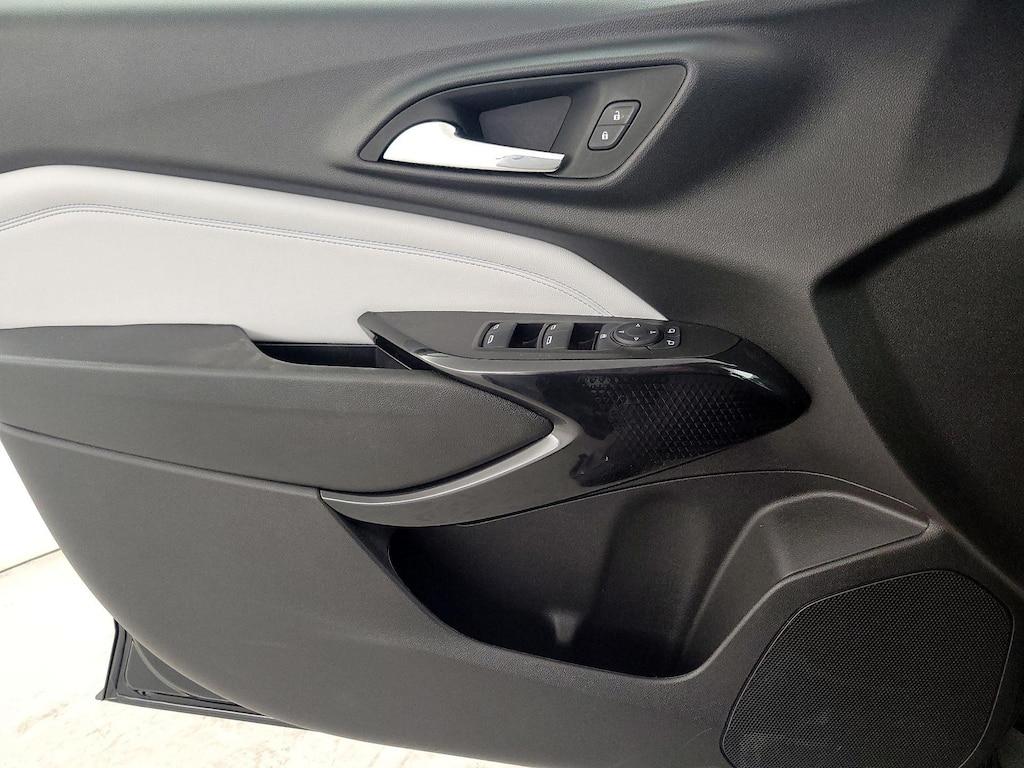 used 2025 Chevrolet Trax car, priced at $24,998