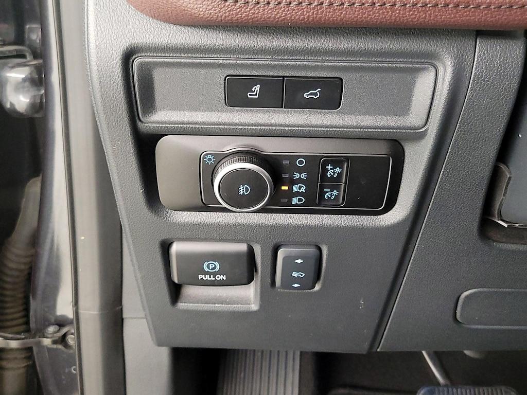 used 2024 Ford Expedition car, priced at $45,998