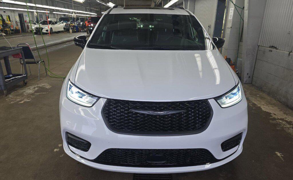 used 2024 Chrysler Pacifica Hybrid car, priced at $34,997