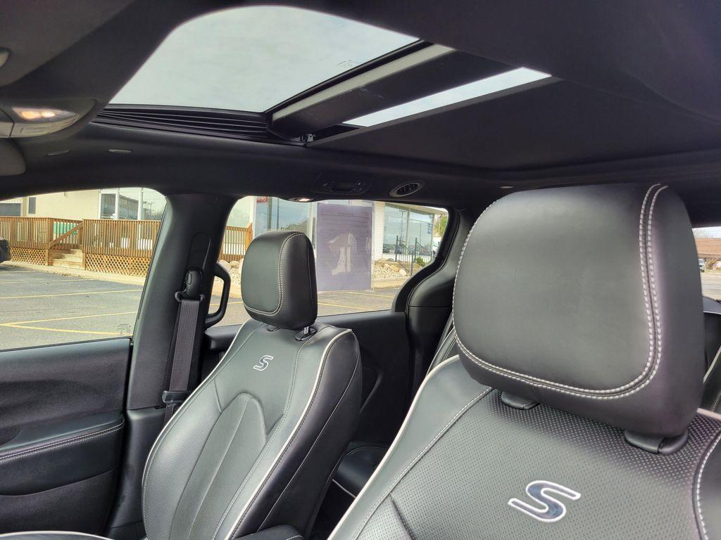 used 2022 Chrysler Pacifica Hybrid car, priced at $27,992