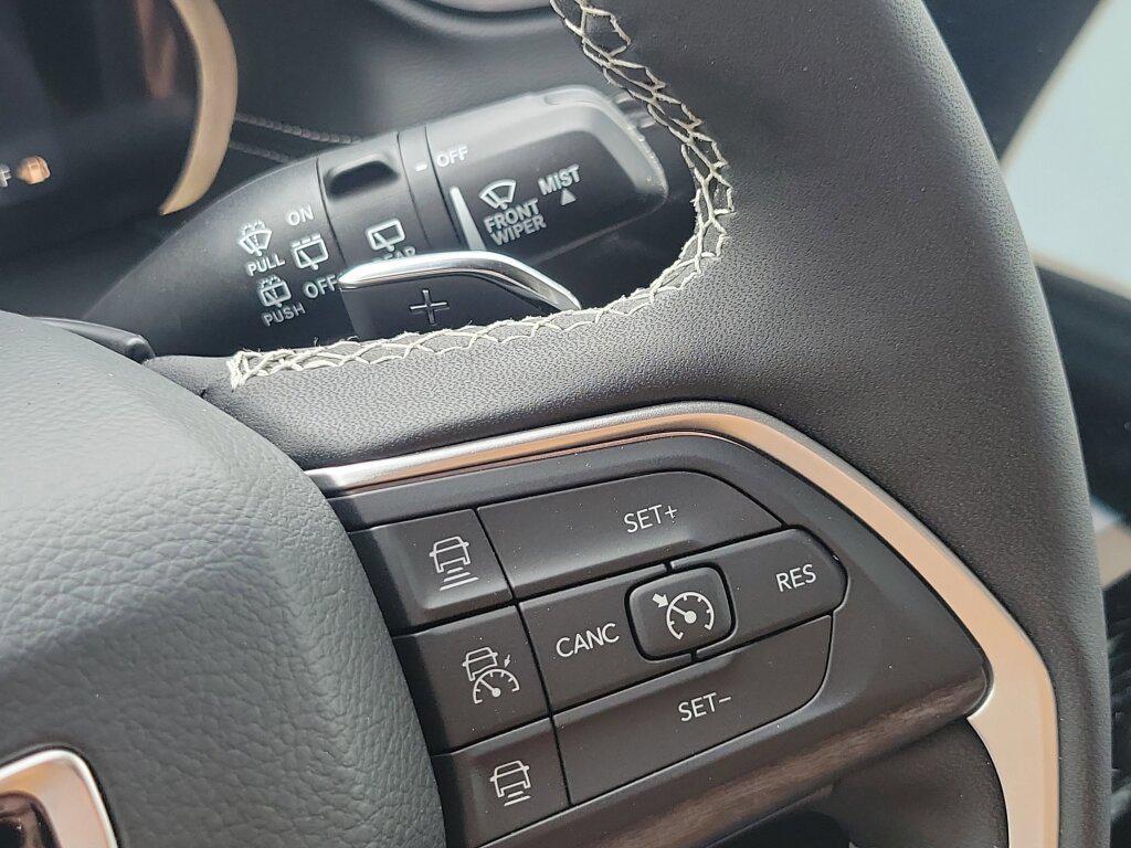 new 2025 Jeep Grand Cherokee car, priced at $44,795