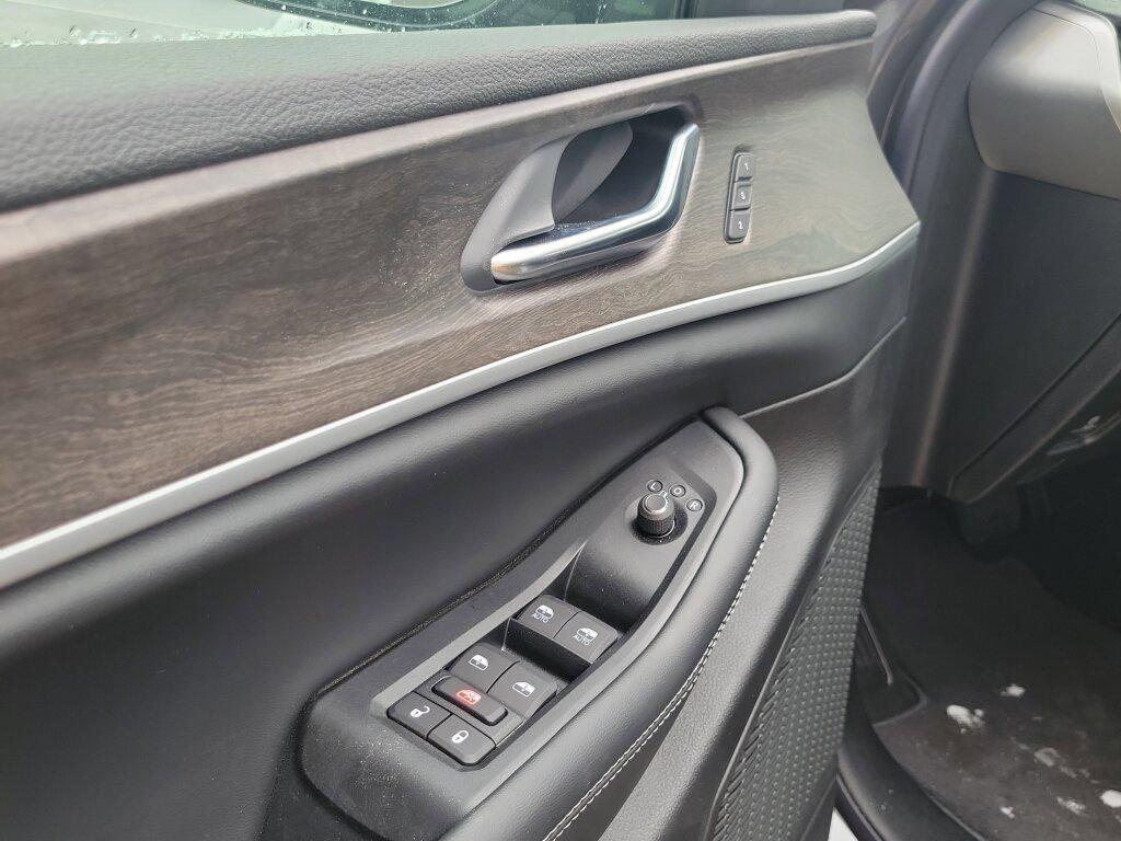 new 2025 Jeep Grand Cherokee car, priced at $44,795