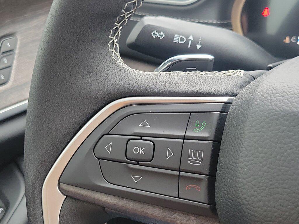 new 2025 Jeep Grand Cherokee car, priced at $44,795