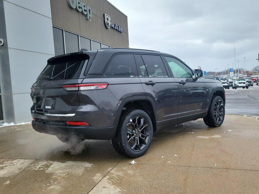 new 2025 Jeep Grand Cherokee car, priced at $44,795