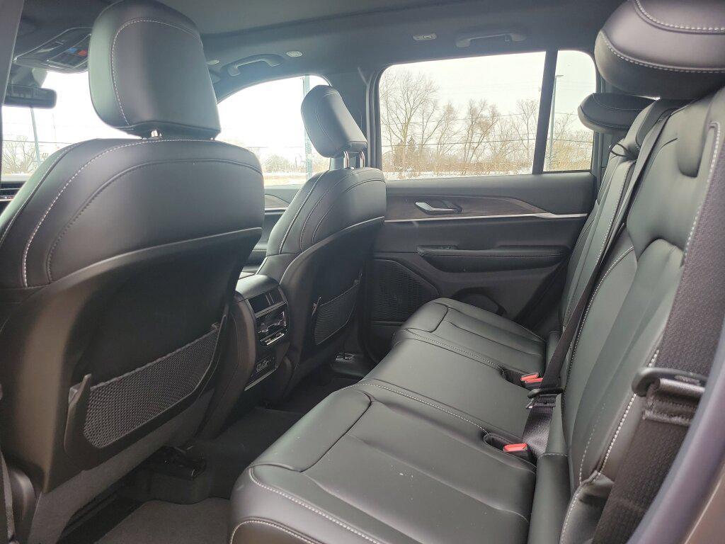 new 2025 Jeep Grand Cherokee car, priced at $44,795