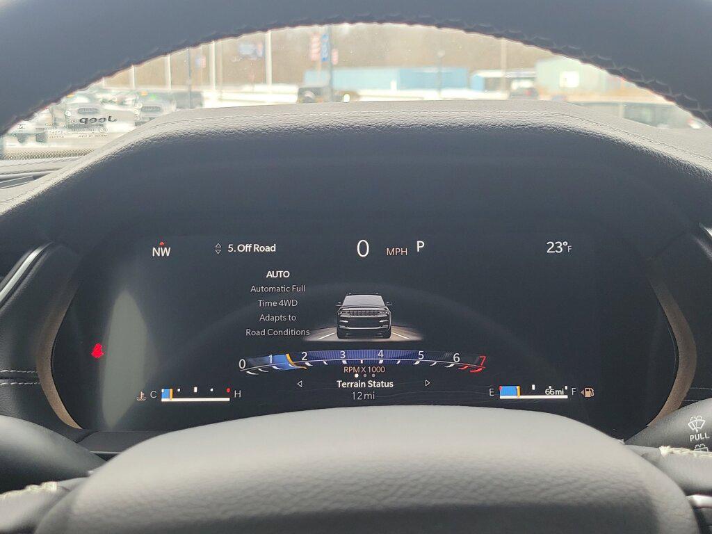 new 2025 Jeep Grand Cherokee car, priced at $48,495