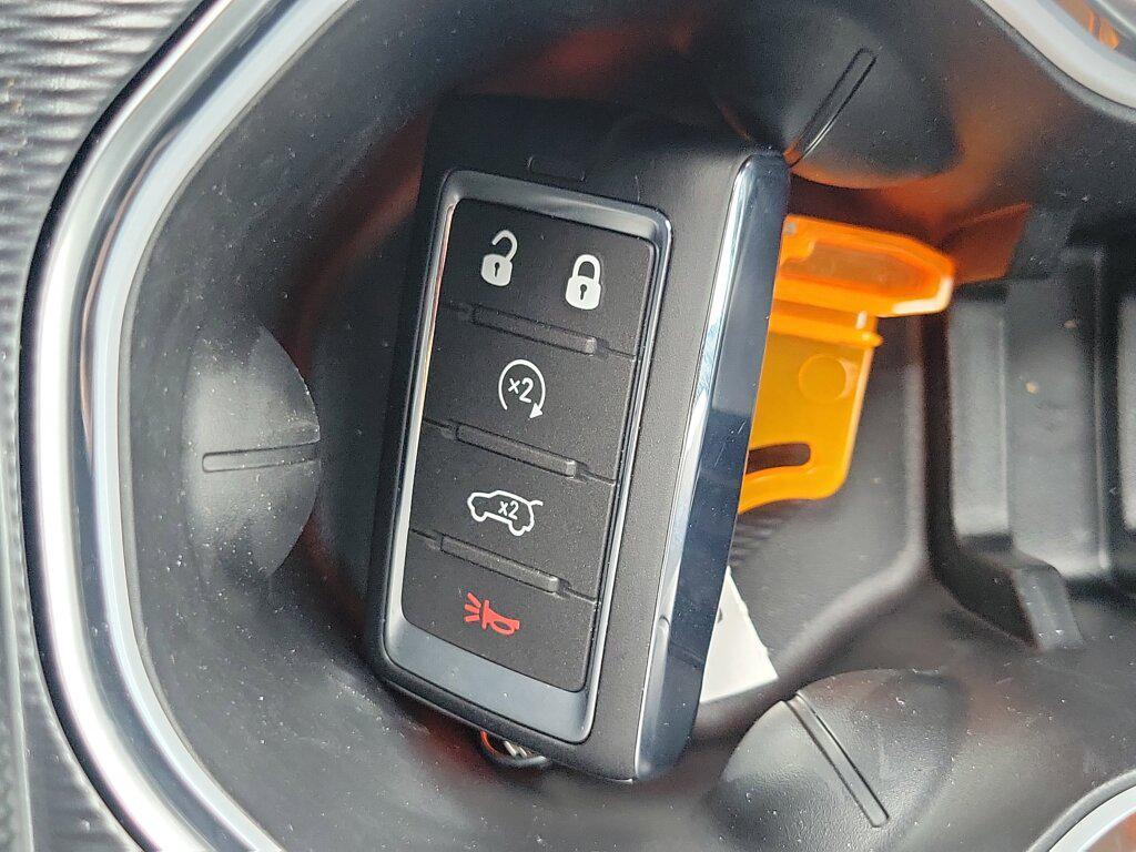 new 2025 Jeep Grand Cherokee car, priced at $48,495