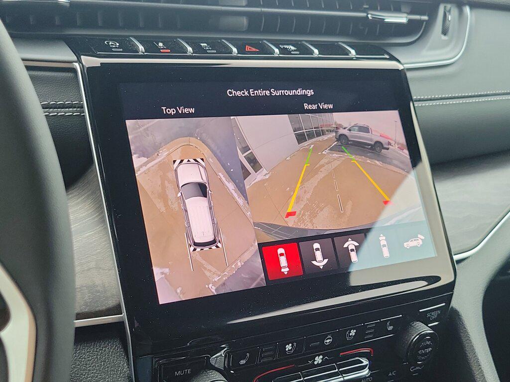 new 2025 Jeep Grand Cherokee car, priced at $48,495