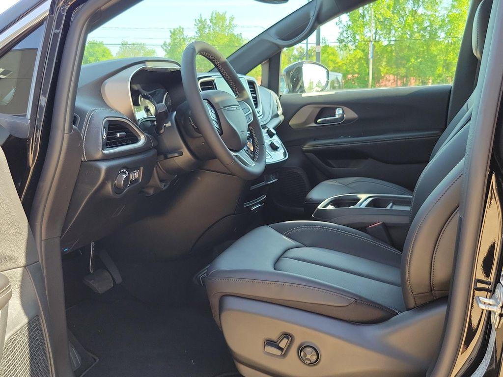 new 2027 Chrysler Pacifica car, priced at $45,495