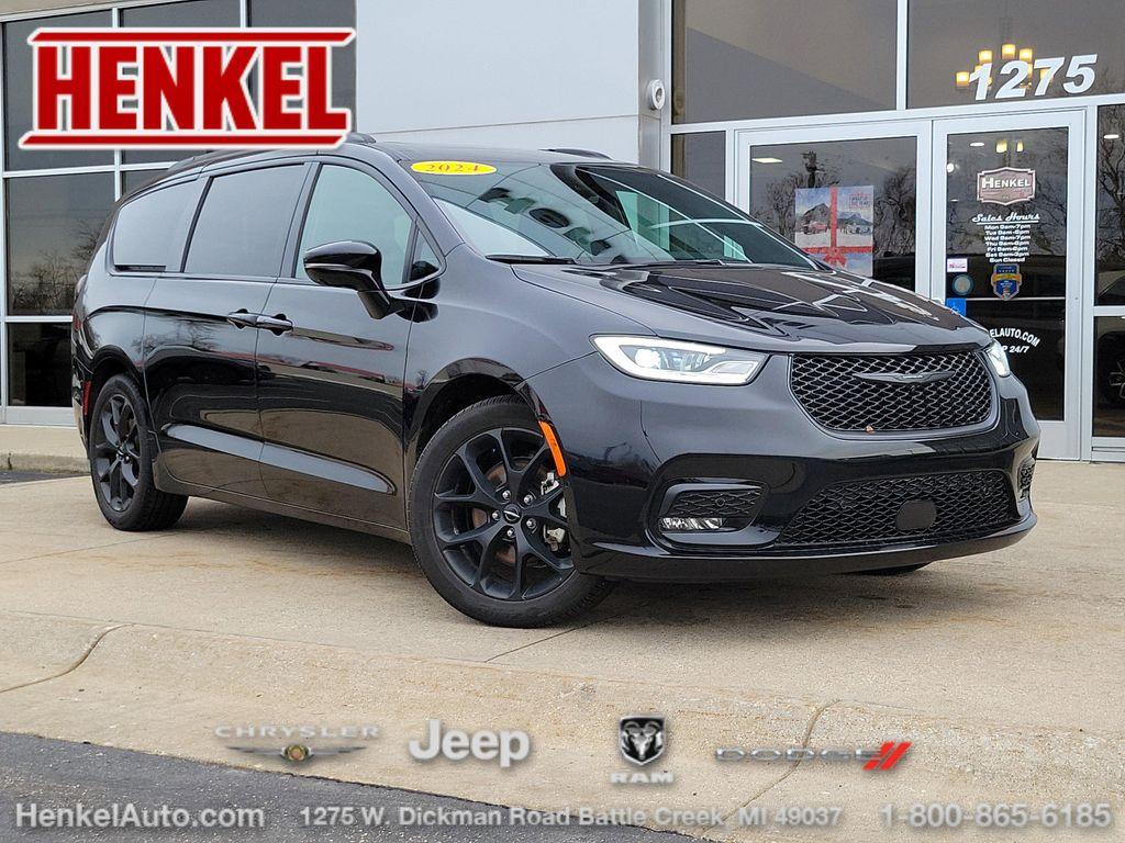 used 2024 Chrysler Pacifica car, priced at $36,992