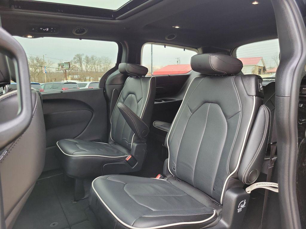 used 2024 Chrysler Pacifica car, priced at $36,992