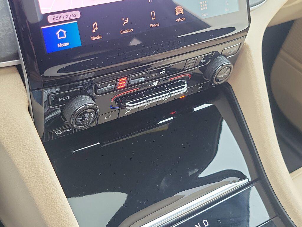 new 2025 Jeep Grand Cherokee car, priced at $43,595