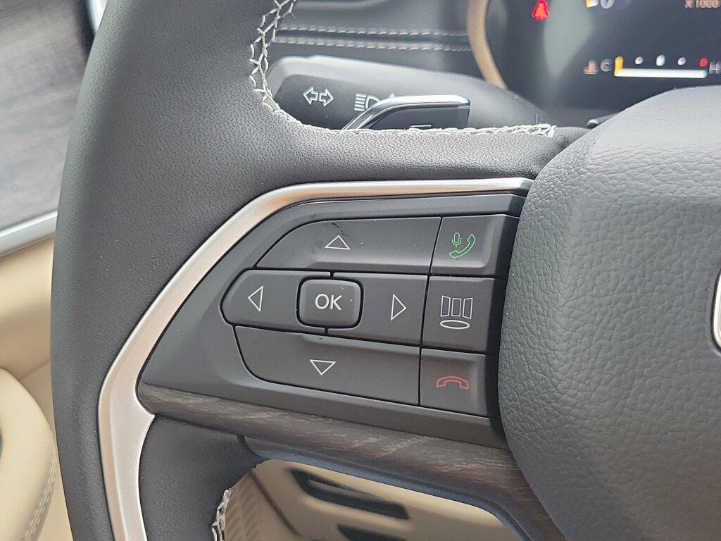 new 2025 Jeep Grand Cherokee car, priced at $43,595