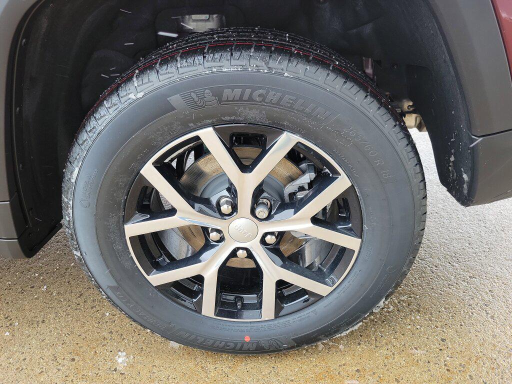 new 2025 Jeep Grand Cherokee car, priced at $43,595