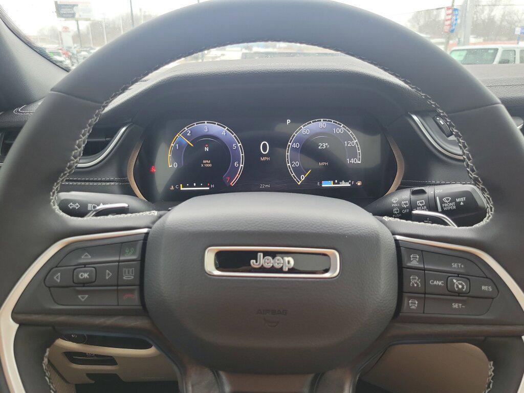 new 2025 Jeep Grand Cherokee car, priced at $43,595