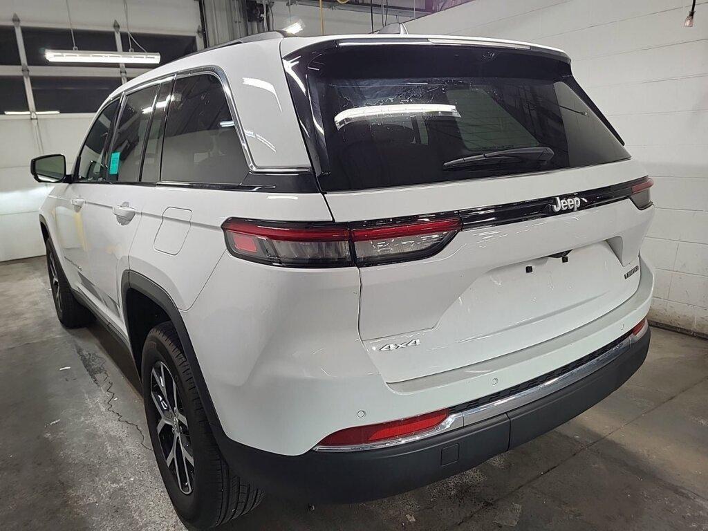 used 2025 Jeep Grand Cherokee car, priced at $37,992