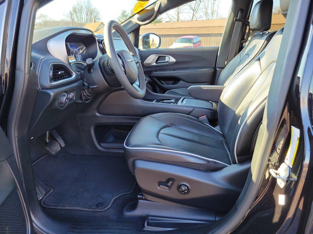 used 2024 Chrysler Pacifica car, priced at $35,996
