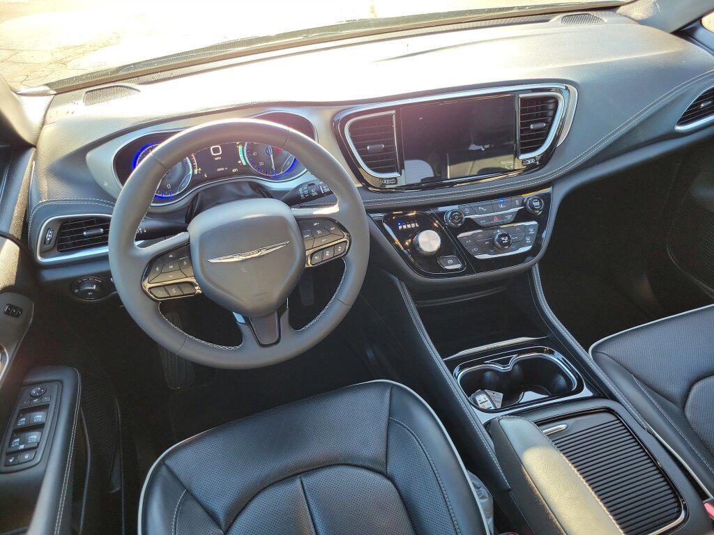 used 2024 Chrysler Pacifica car, priced at $35,996