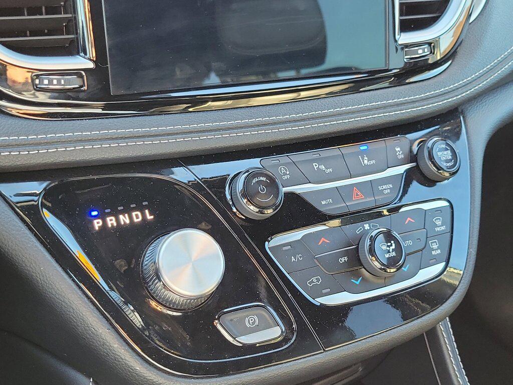 used 2024 Chrysler Pacifica car, priced at $35,996