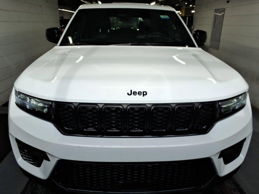 used 2025 Jeep Grand Cherokee car, priced at $34,996