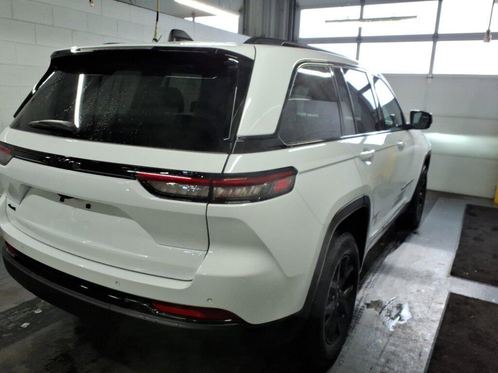 used 2025 Jeep Grand Cherokee car, priced at $34,996
