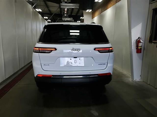 used 2024 Jeep Grand Cherokee L car, priced at $35,992