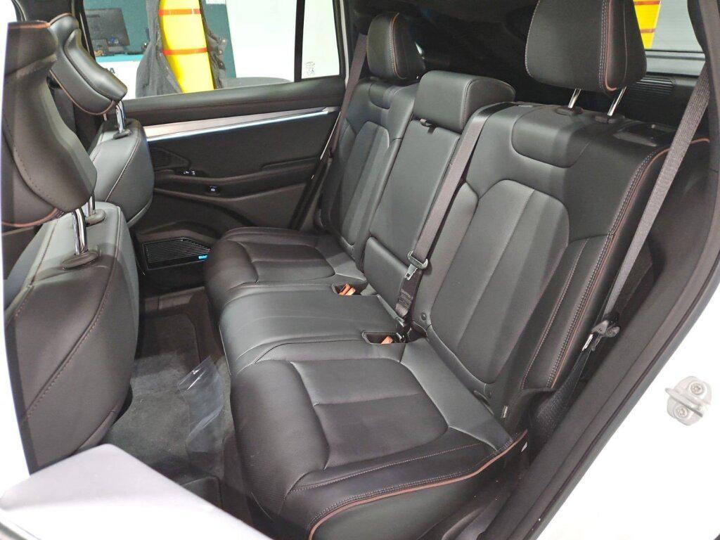 used 2024 Jeep Wagoneer S car, priced at $33,992