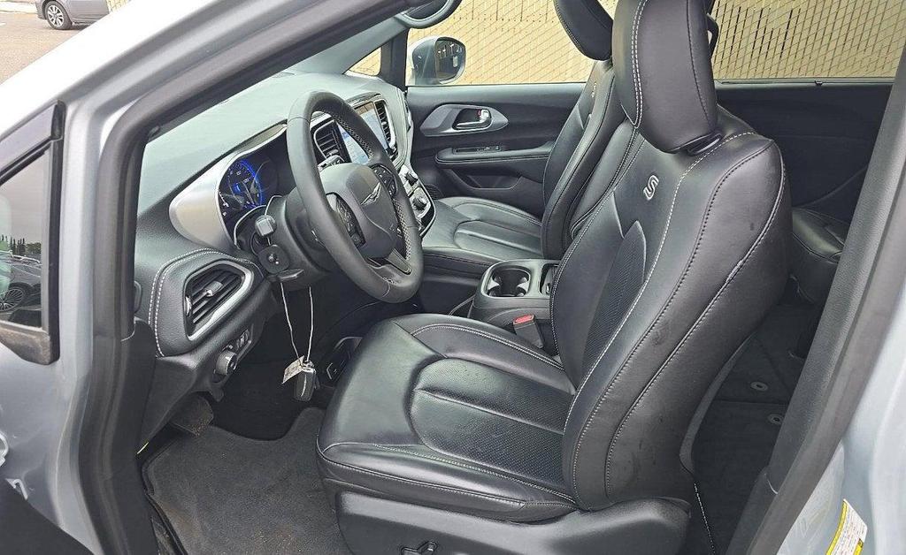 used 2023 Chrysler Pacifica car, priced at $30,996