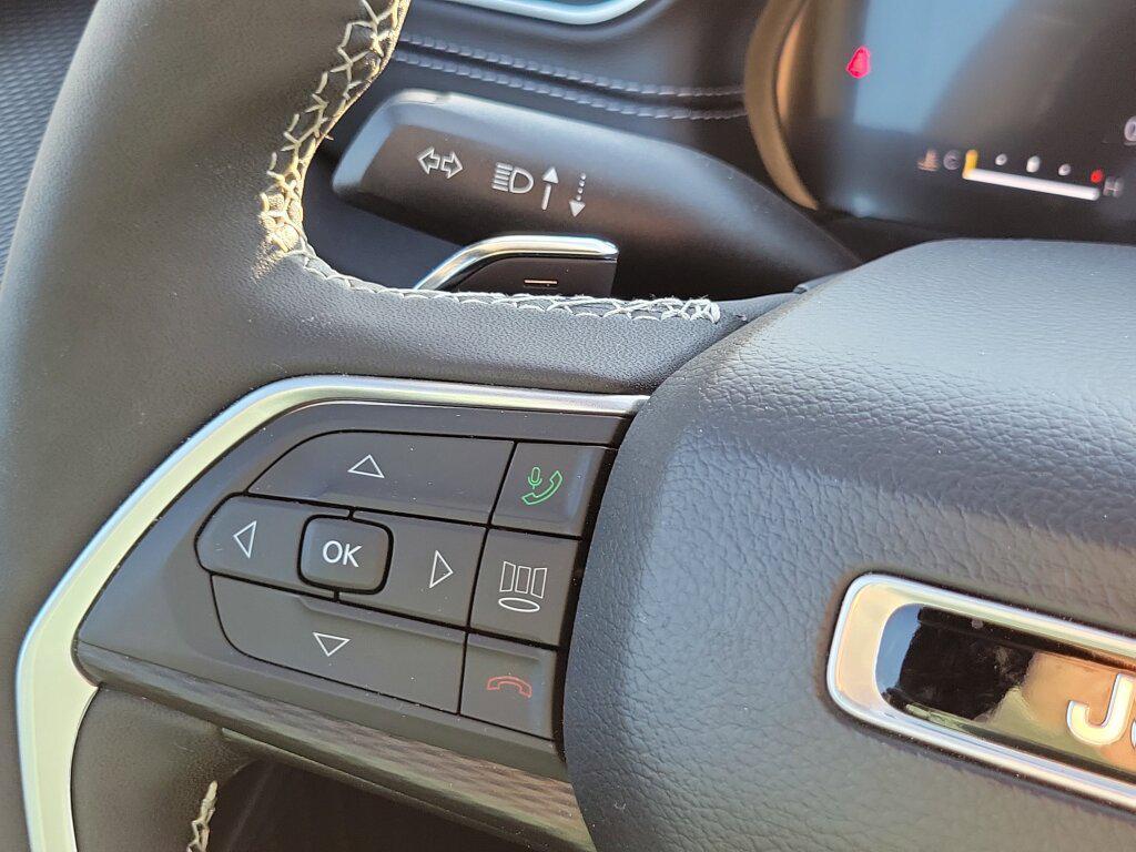 used 2024 Jeep Grand Cherokee car, priced at $34,992