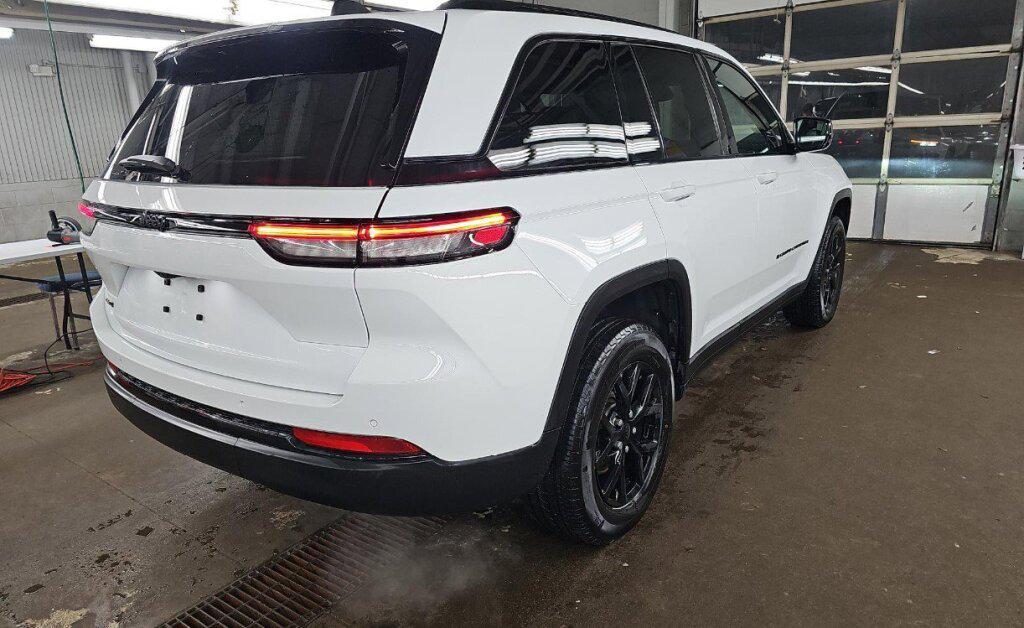 used 2024 Jeep Grand Cherokee car, priced at $32,992