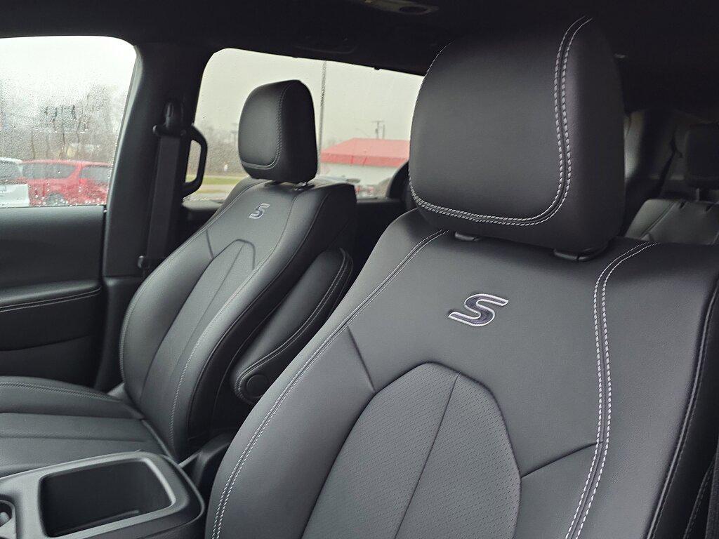 new 2026 Chrysler Pacifica car, priced at $40,895