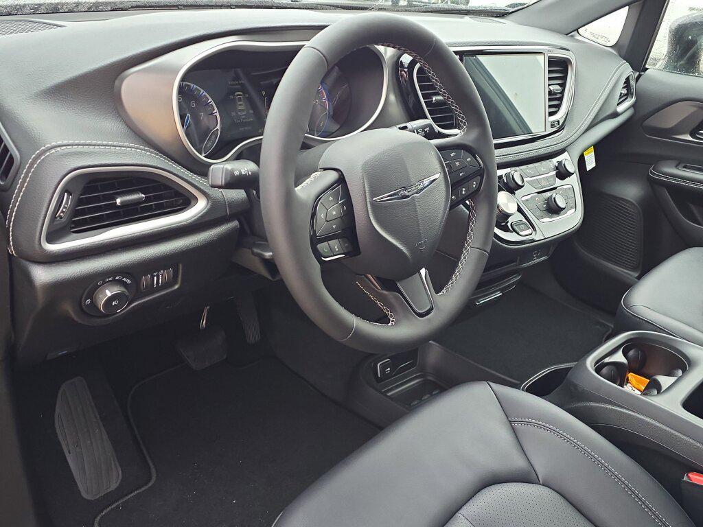new 2026 Chrysler Pacifica car, priced at $40,895