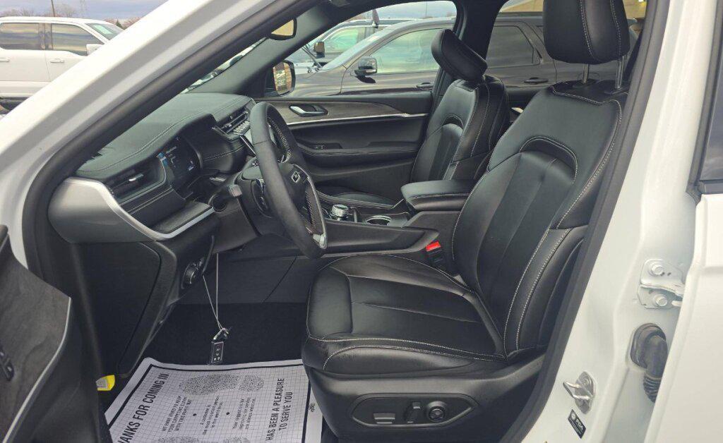 used 2025 Jeep Grand Cherokee L car, priced at $38,992