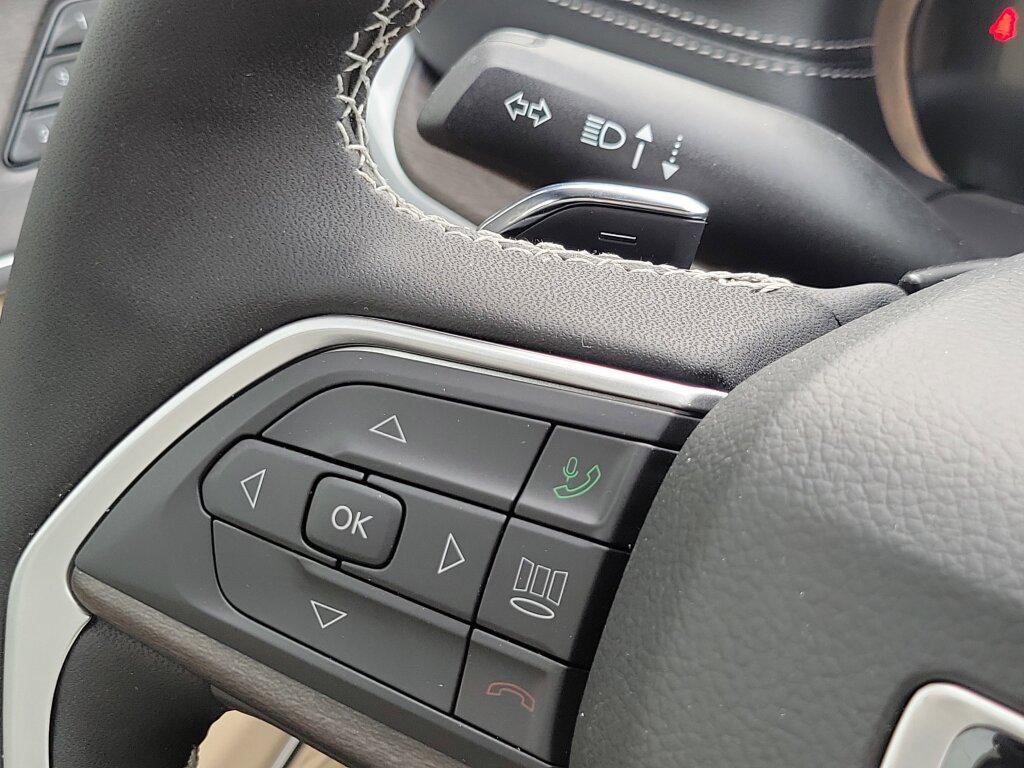 new 2026 Jeep Grand Cherokee car, priced at $45,295