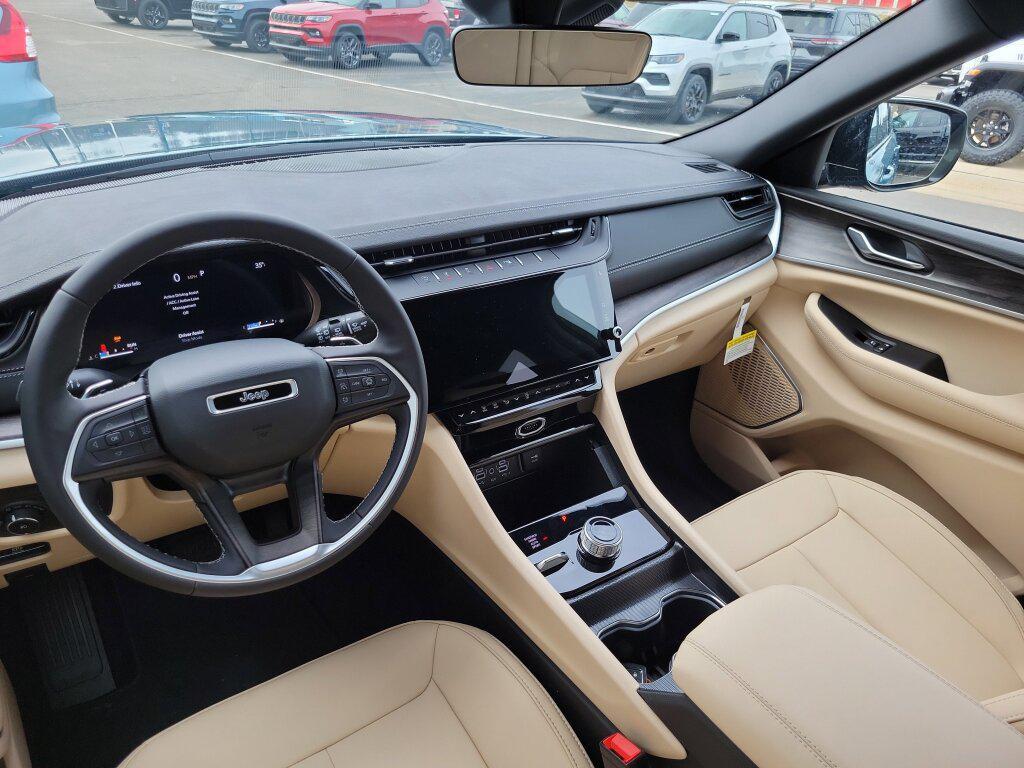 new 2026 Jeep Grand Cherokee car, priced at $45,295