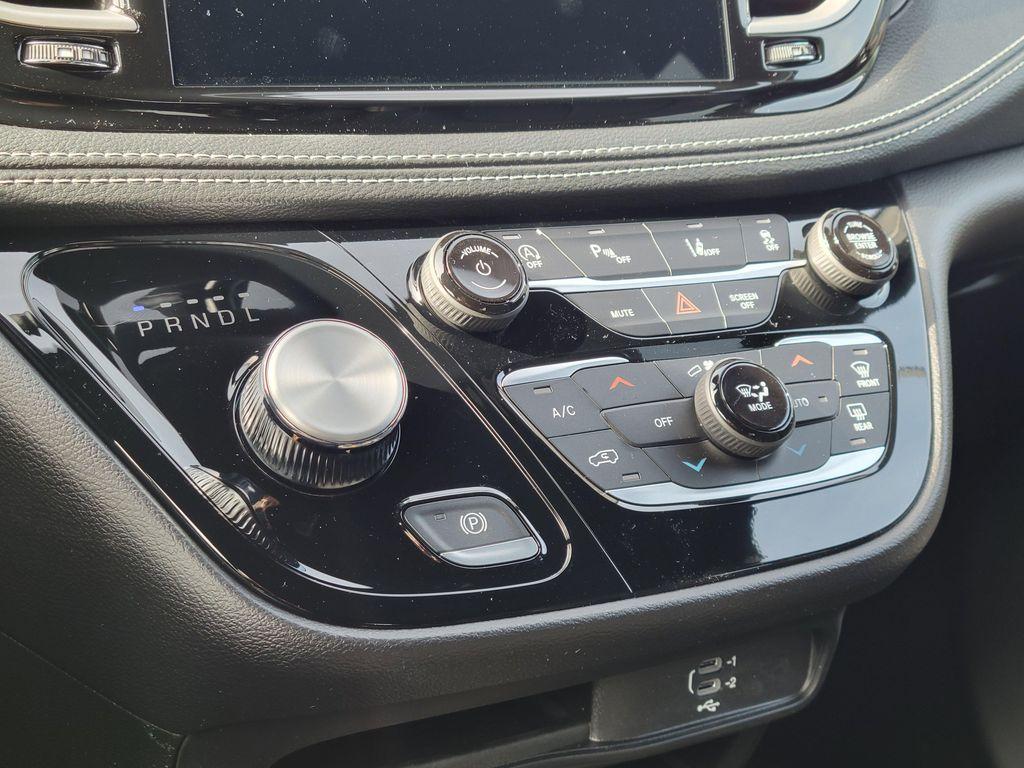 new 2027 Chrysler Pacifica car, priced at $47,295