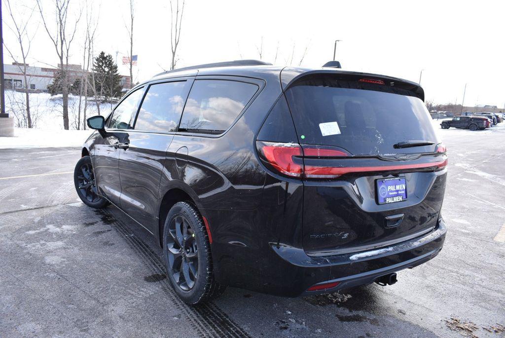 new 2026 Chrysler Pacifica car, priced at $52,883