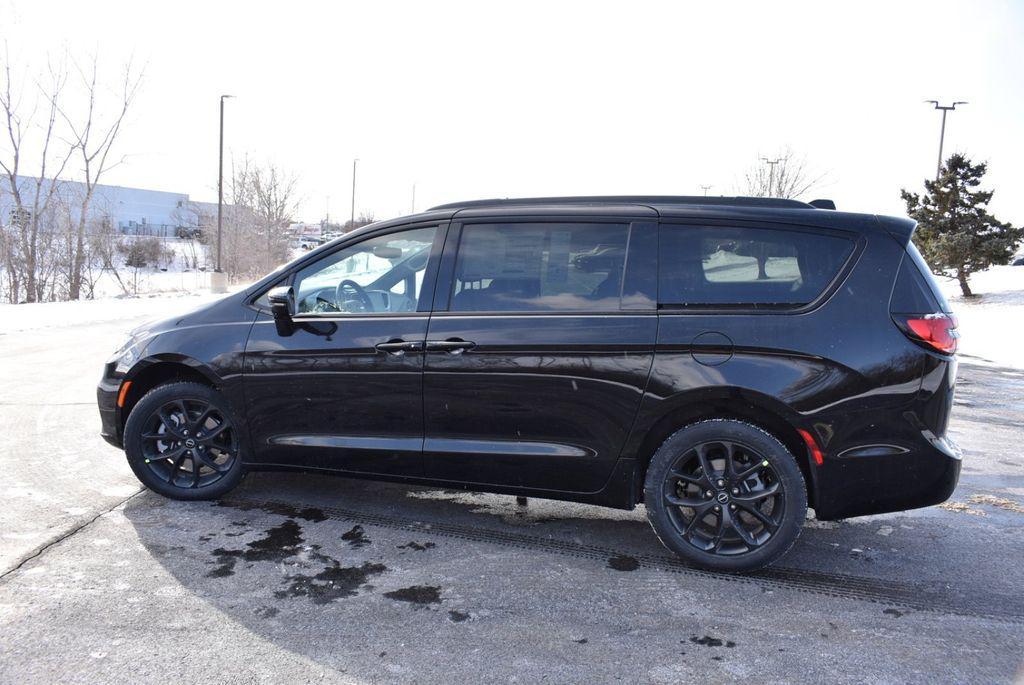 new 2026 Chrysler Pacifica car, priced at $52,883
