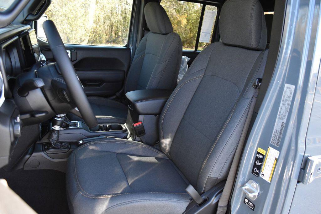 new 2026 Jeep Gladiator car, priced at $46,426