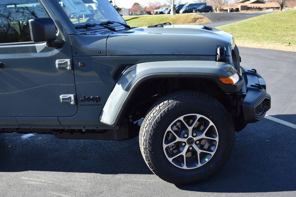 new 2026 Jeep Gladiator car, priced at $46,426