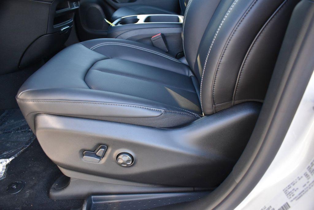 new 2026 Chrysler Pacifica car, priced at $45,817