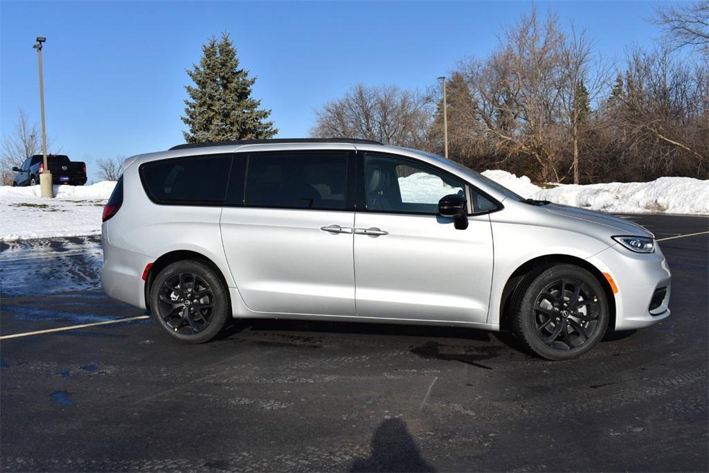 new 2026 Chrysler Pacifica car, priced at $44,499