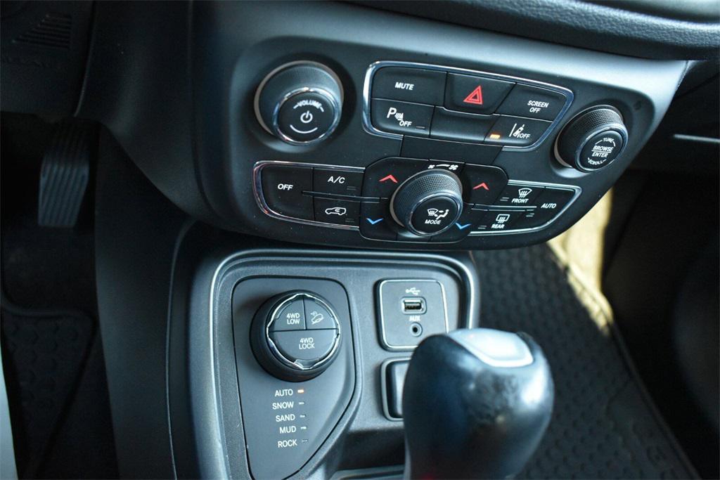 used 2018 Jeep Compass car, priced at $8,525
