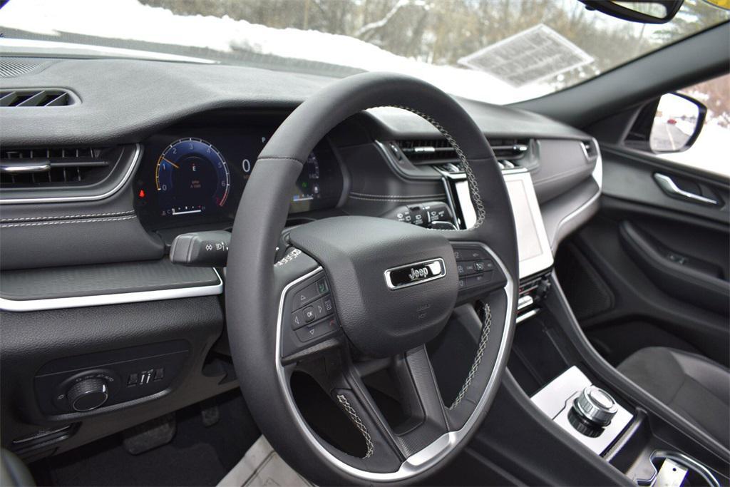 used 2024 Jeep Grand Cherokee car, priced at $30,763